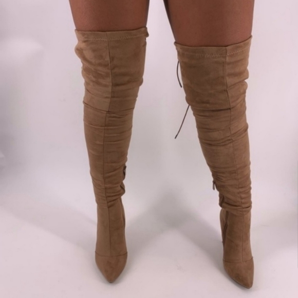Damon Sky Shoes - 1 Left (size 7) Thigh High Boots